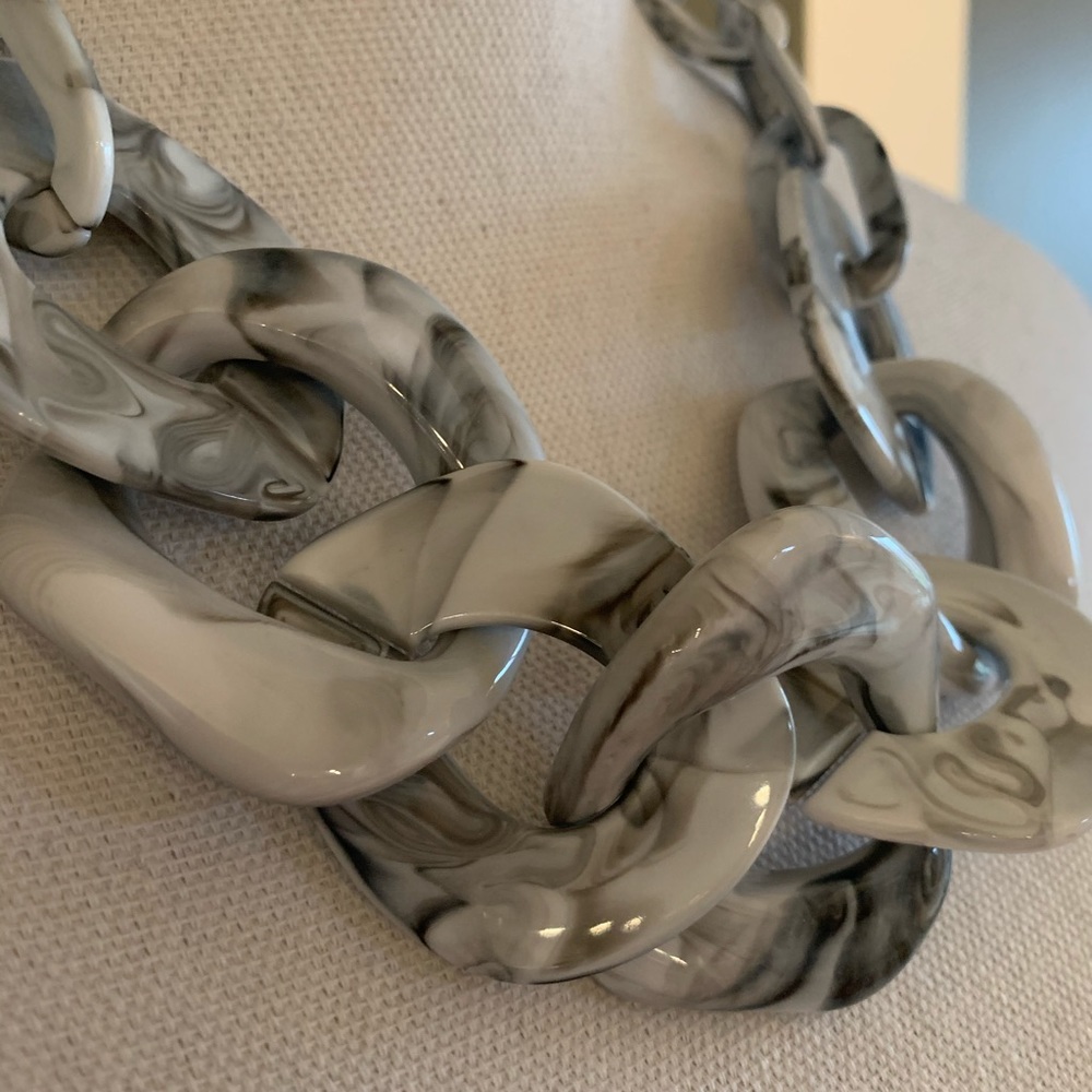 Kenneth Jay Lane Marbled Resin Necklace~Signed - Picture 3 of 5